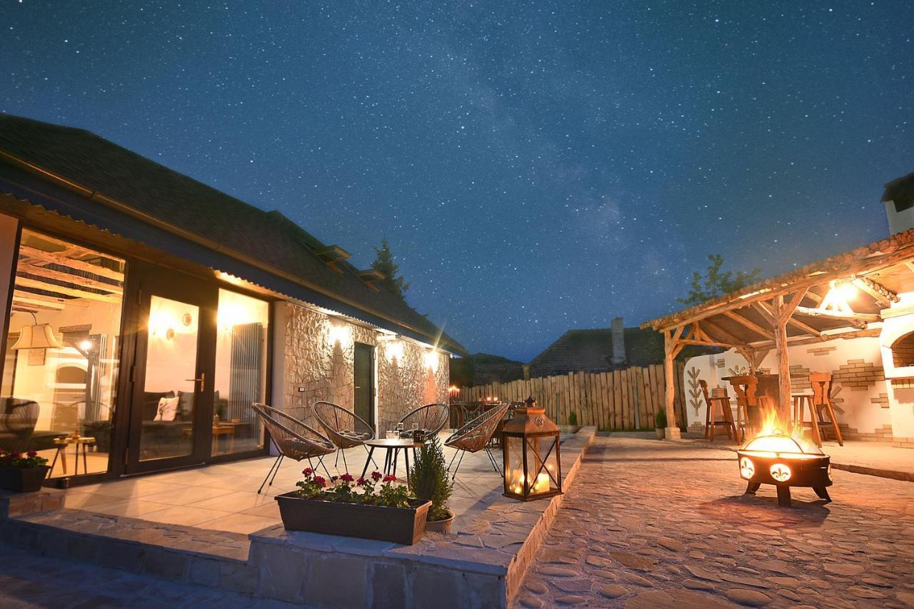 Magnetic House Villa Tirgu Ocna Exterior photo