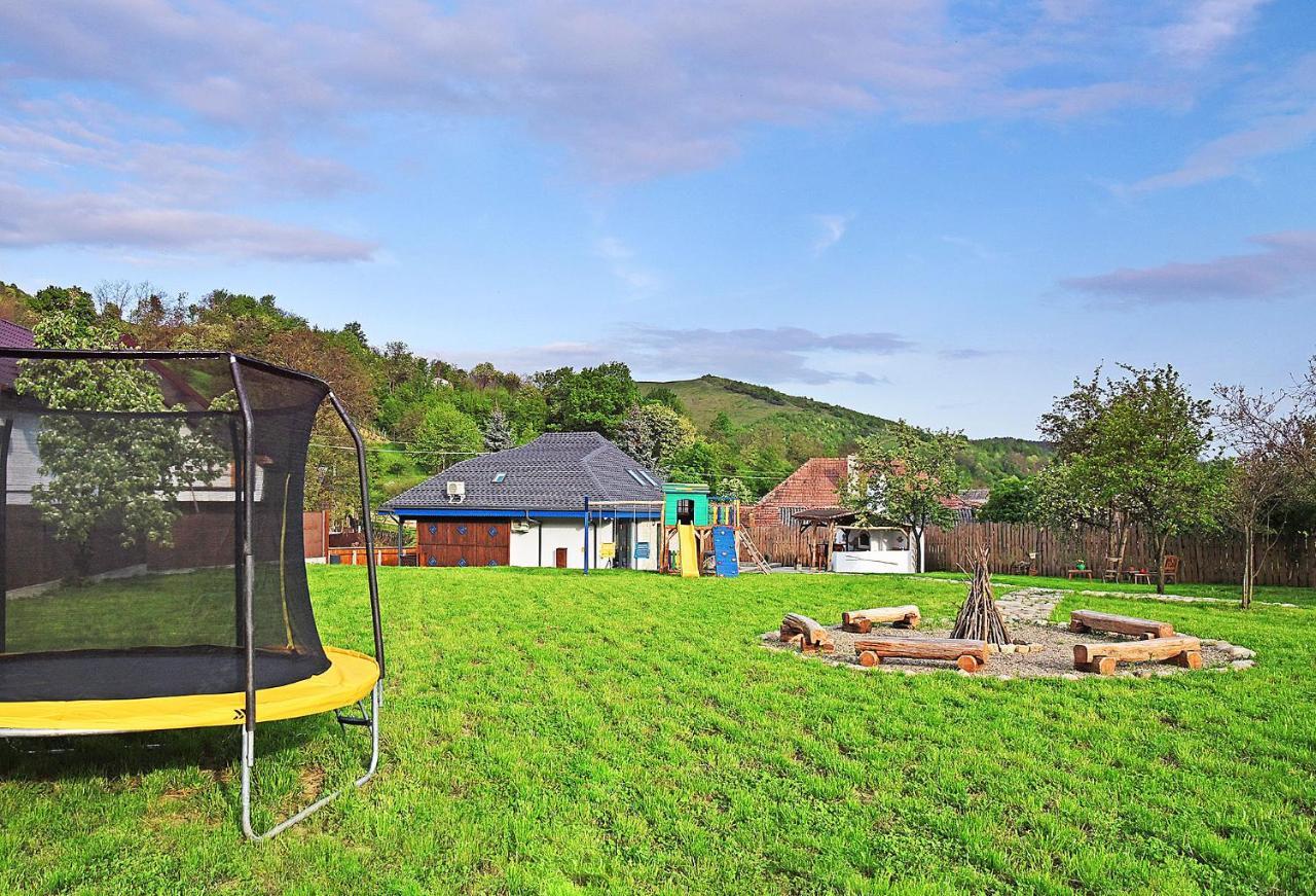 Magnetic House Villa Tirgu Ocna Exterior photo